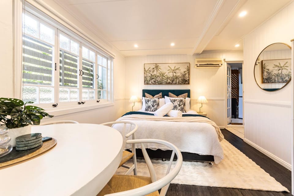 Urban Getaway Apartment Ipswich Bed and Breakfast in Brisbane