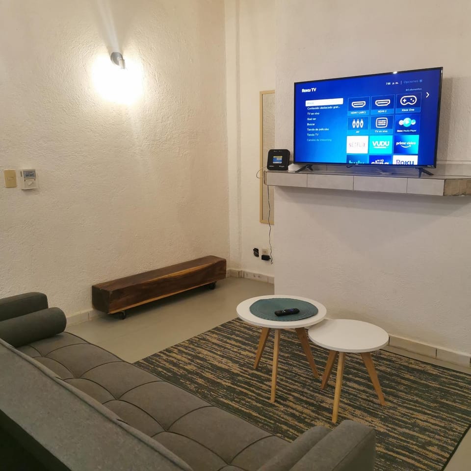 2 bedroom apartment with a/c Wi-Fi best location! Apartment in Zihuatanejo