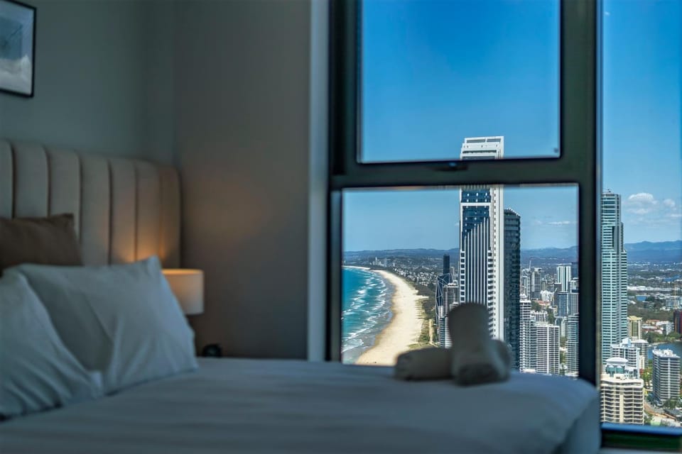 Bedroom, City view, Sea view