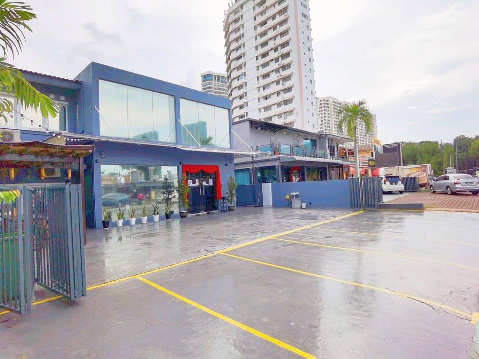 Amazing Home Inn Vacation rental in George Town