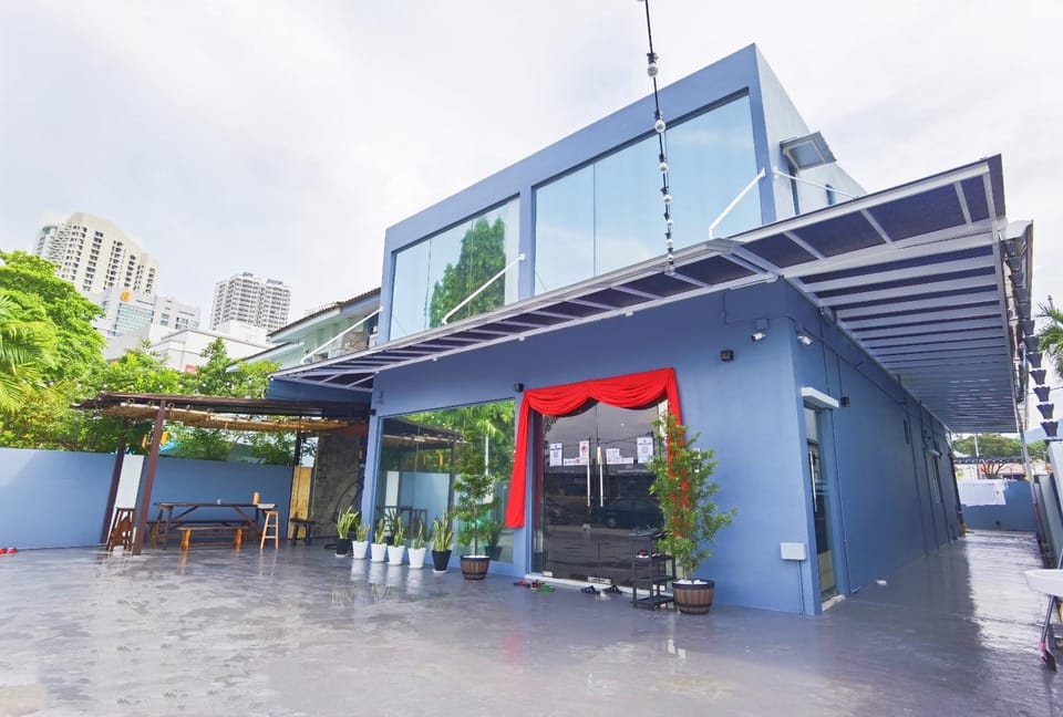 Amazing Home Inn Vacation rental in George Town