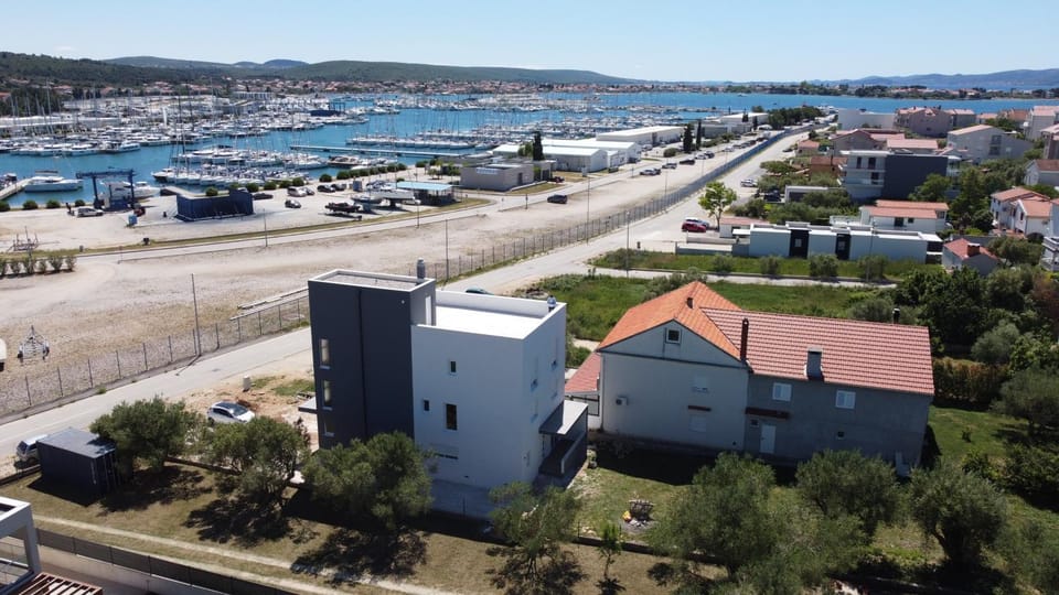 Neighbourhood, Bird's eye view, City view, Street view, Inner courtyard view