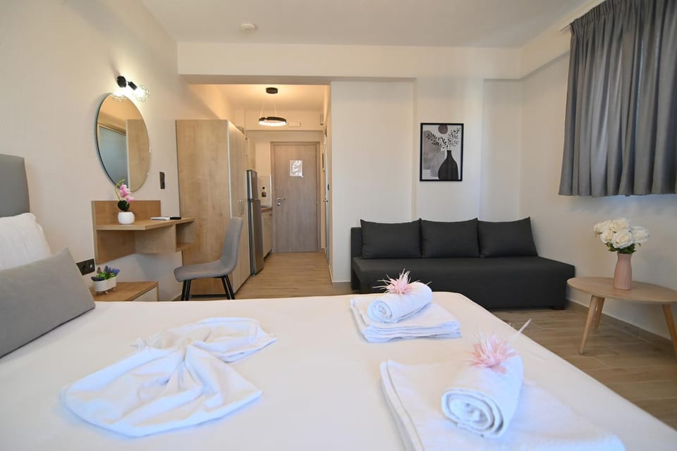 Bed, Living room, Photo of the whole room, Seating area, Bedroom, towels, wardrobe