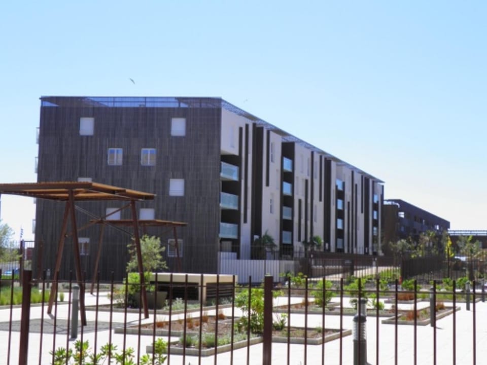 Ravissant T3 neuf, proche plages, parking souterrain, classé 3 étoiles - FR-1-338-456 Apartment in Occitanie
