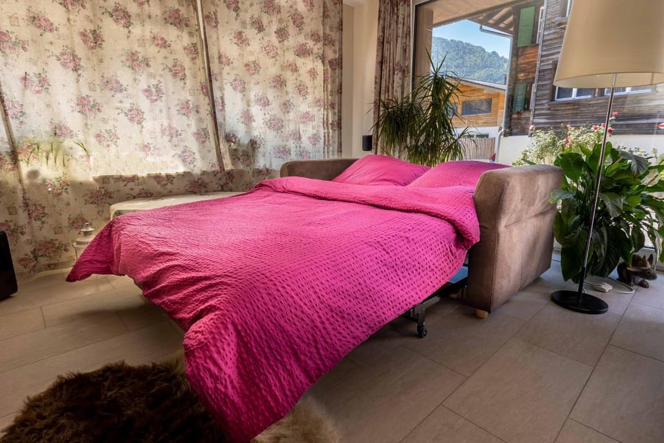 Bed, Living room