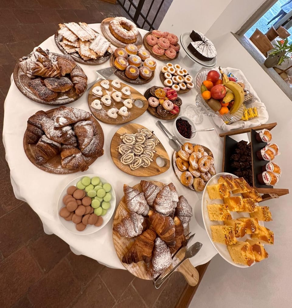Food and drinks, Food, Breakfast, Continental breakfast, Buffet breakfast