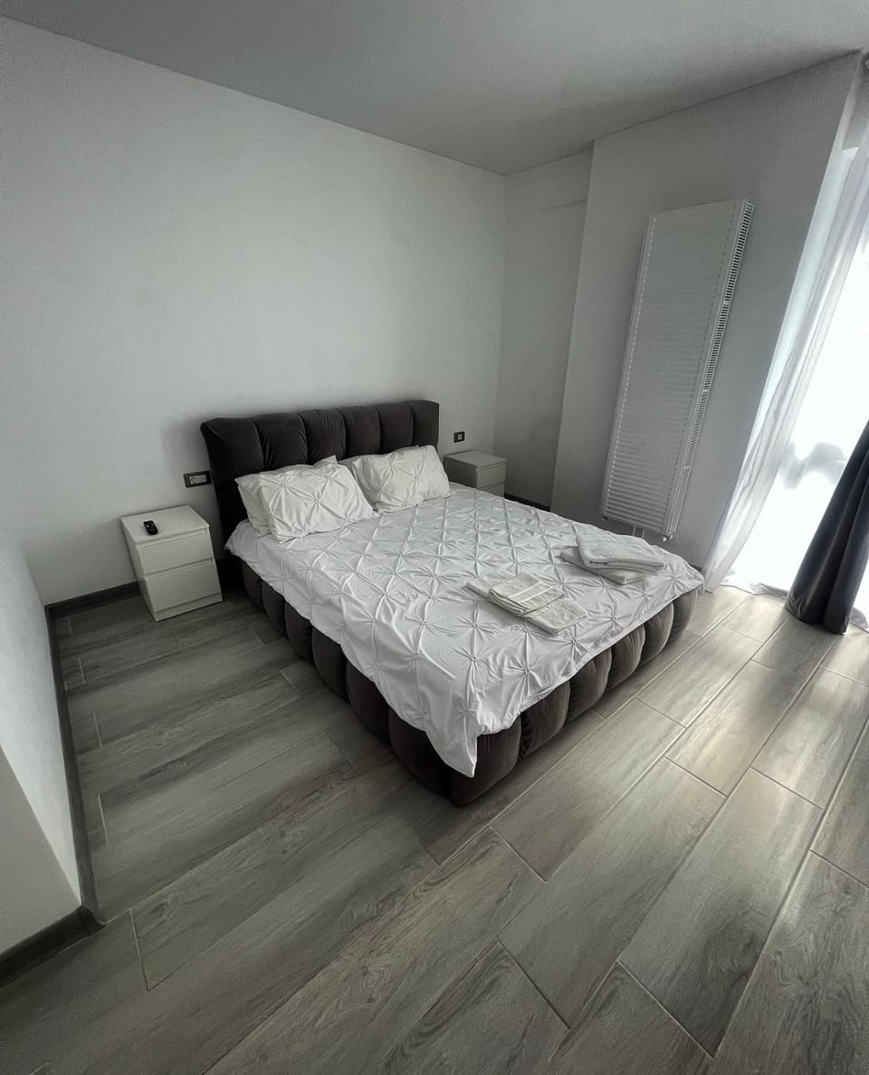Maya Apartment Nord10 by Alezzi Parking&Pool Apartment in Constanța County