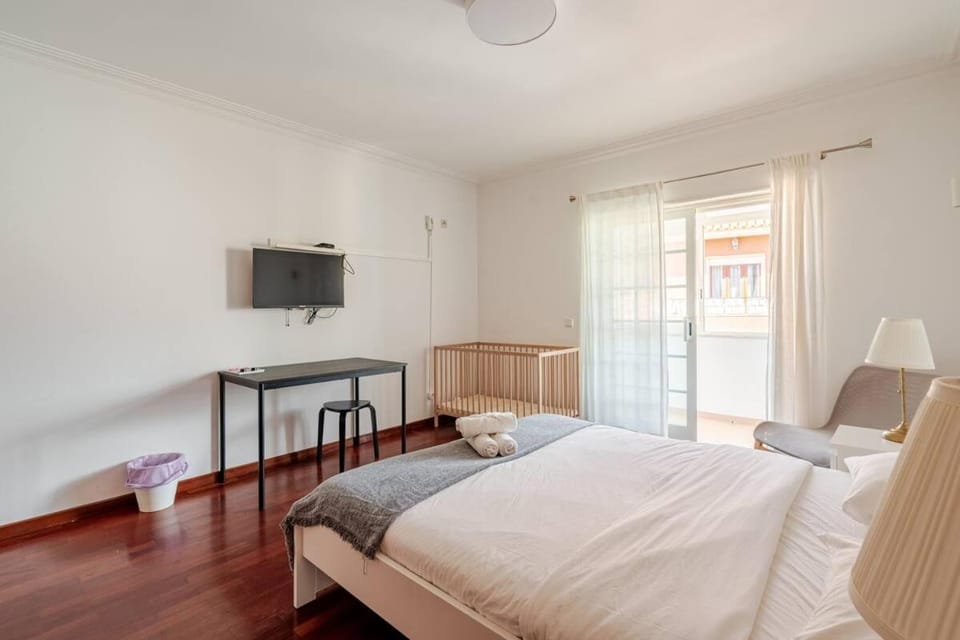 Cascais cozy & air conditioning & large Bed and Breakfast in Cascais