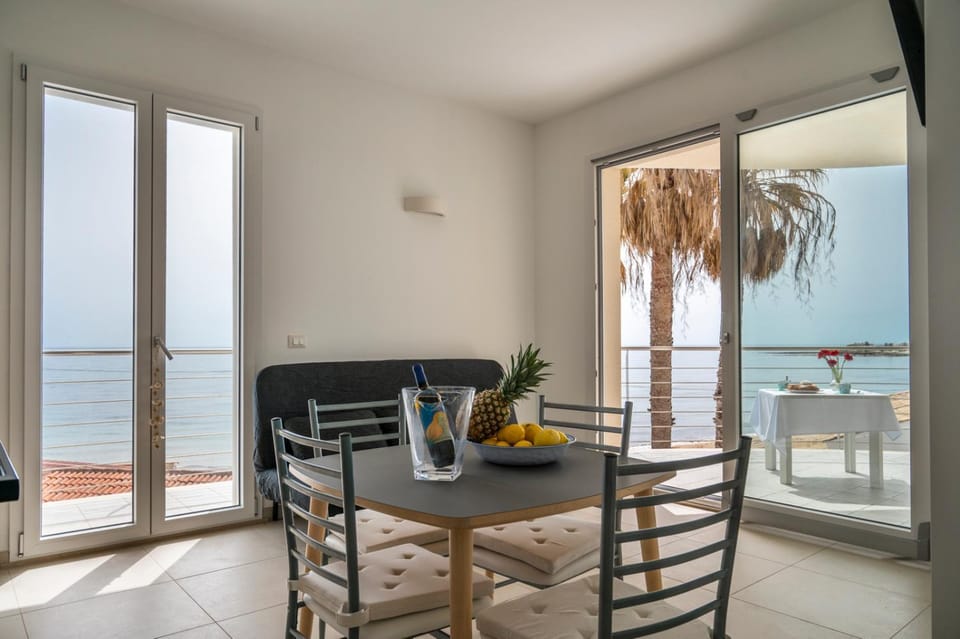 Dining area, Sea view