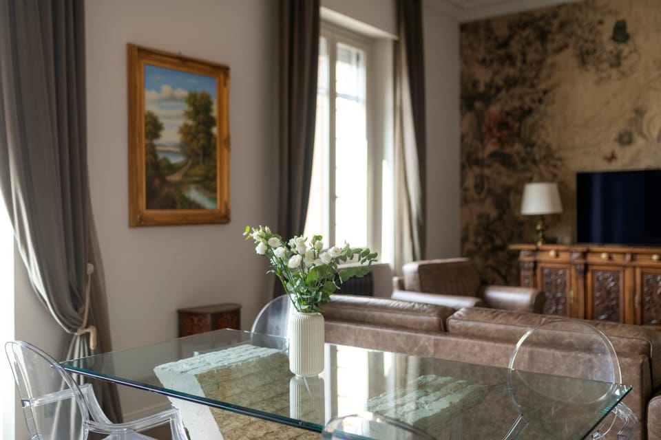Communal lounge/ TV room, TV and multimedia, Living room, Seating area, kitchen