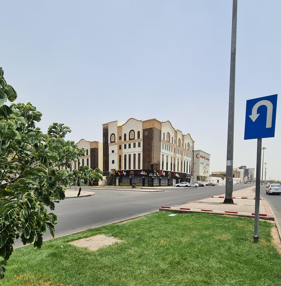 Property building, Nearby landmark, Neighbourhood