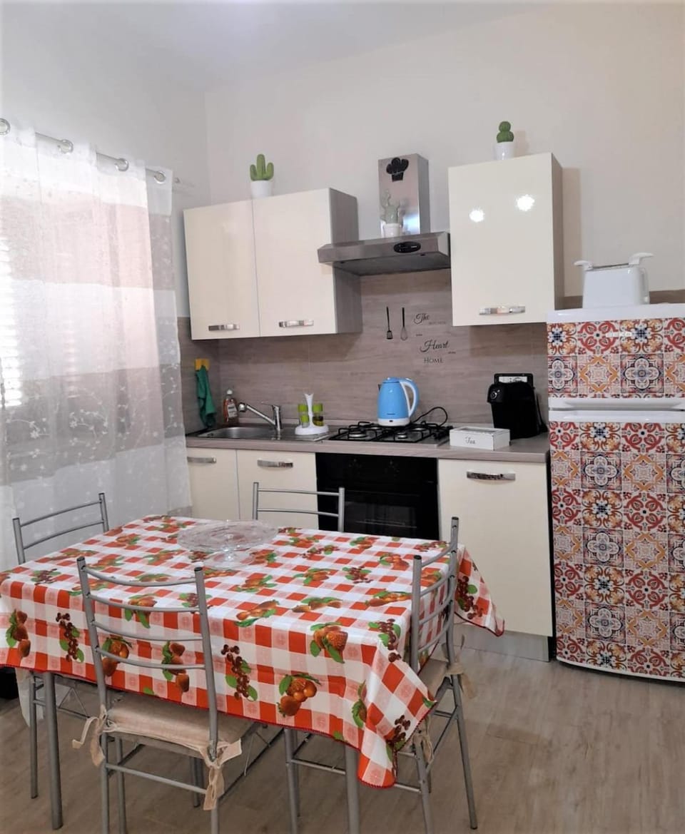 Coffee/tea facilities, Kitchen or kitchenette