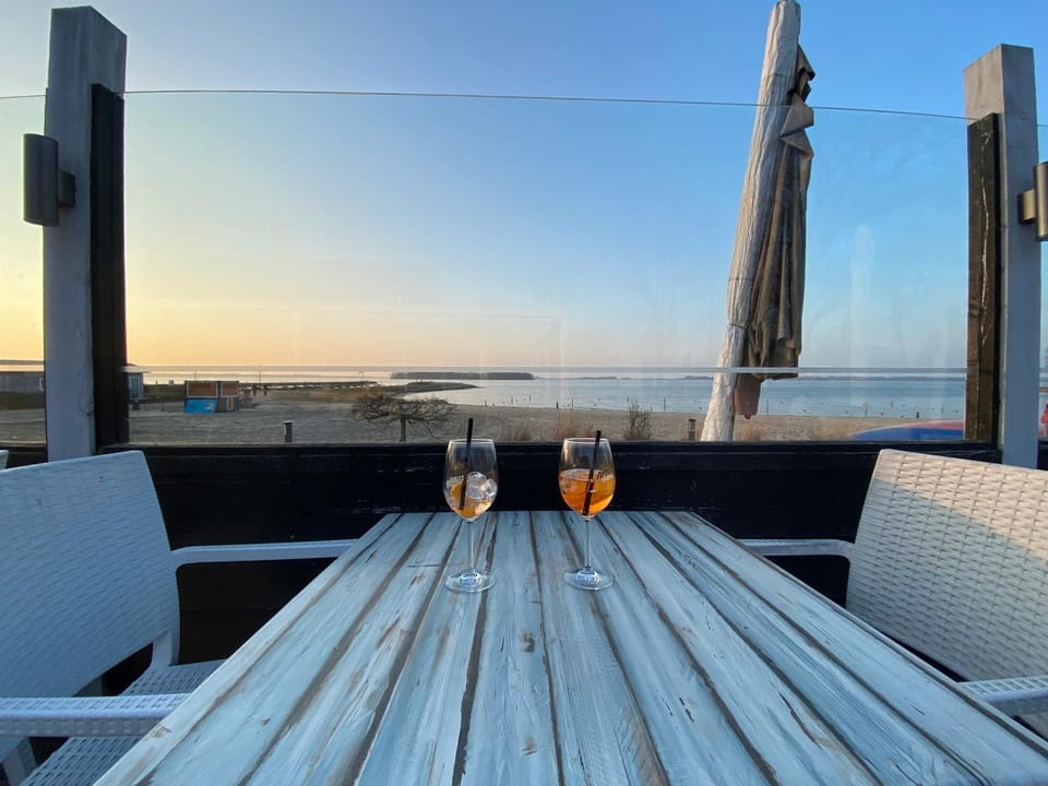 Restaurant/places to eat, Beach, Beach, Sea view