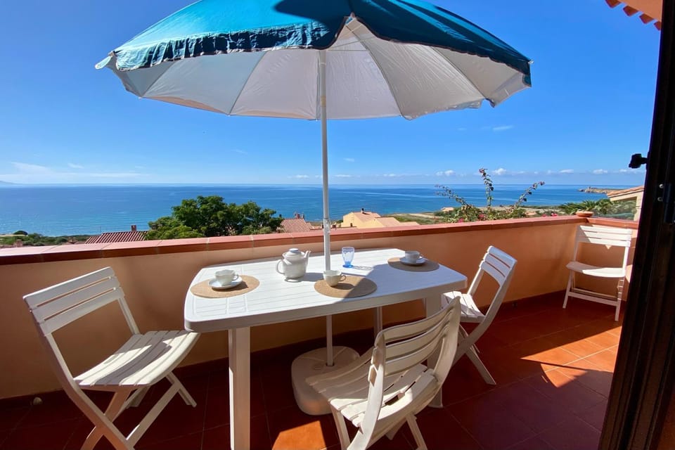 View (from property/room), Balcony/Terrace, Dining area