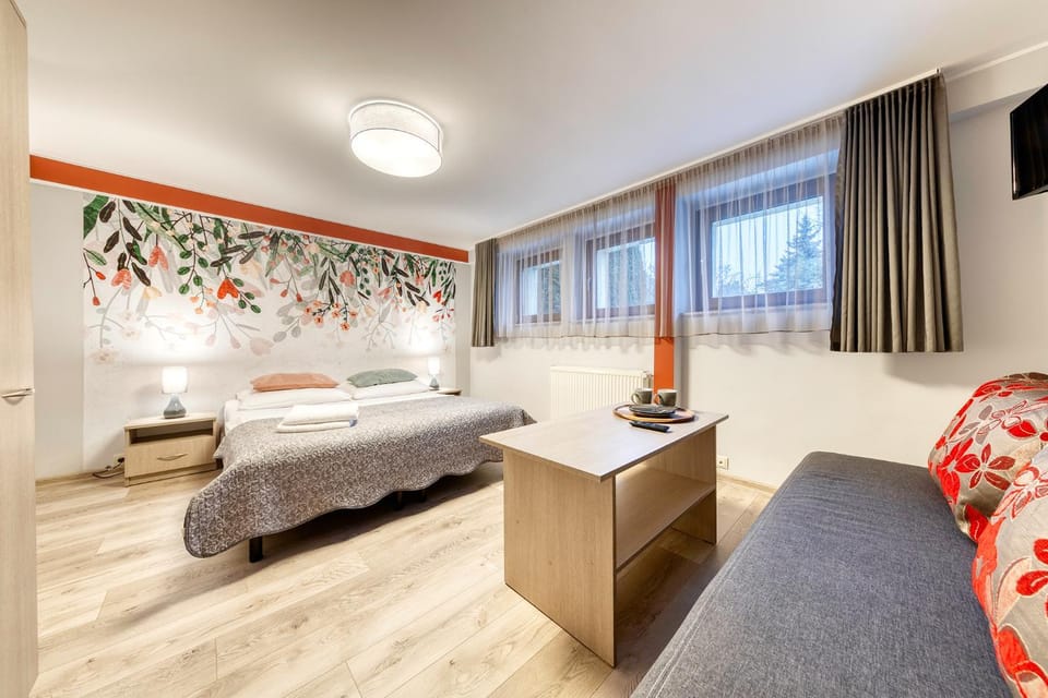Bed, TV and multimedia, Coffee/tea facilities, Photo of the whole room, Garden view, furniture, heating, internet, towels, wardrobe