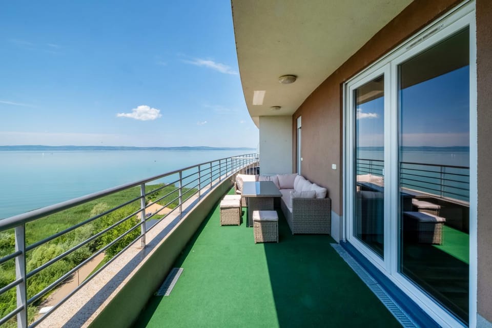 View (from property/room), Balcony/Terrace