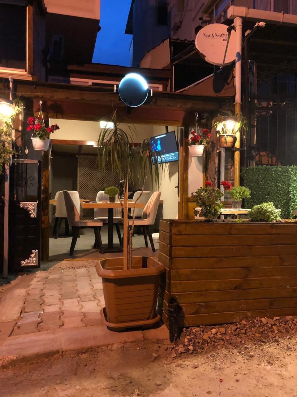 Patio, Lounge or bar