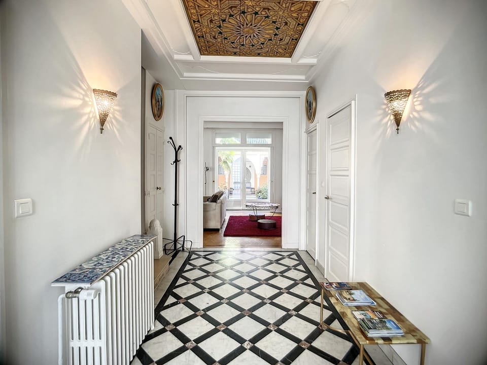 Magnifique Riad avec patio extérieur Villa in Auvergne-Rhône-Alpes