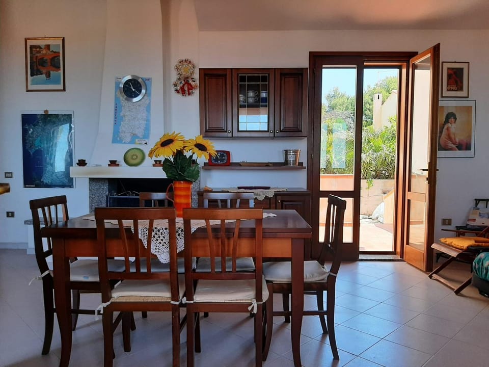 Il giglio vista mare Apartment in Sardinia