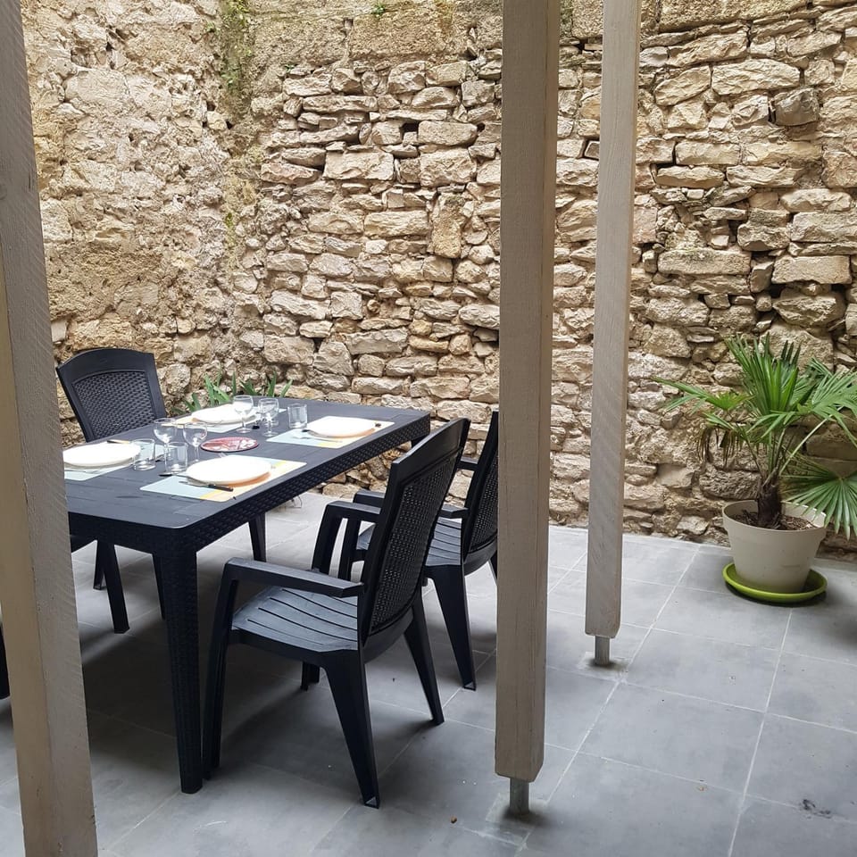 Patio, Garden, Dining area, Garden view