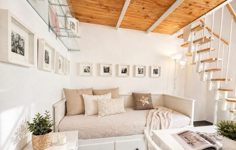 Photo of the whole room, Bedroom