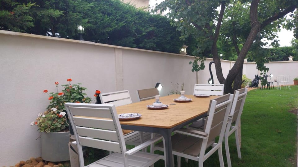 Maison en rez-de chaussée près du centre ville d'Arles House in Arles