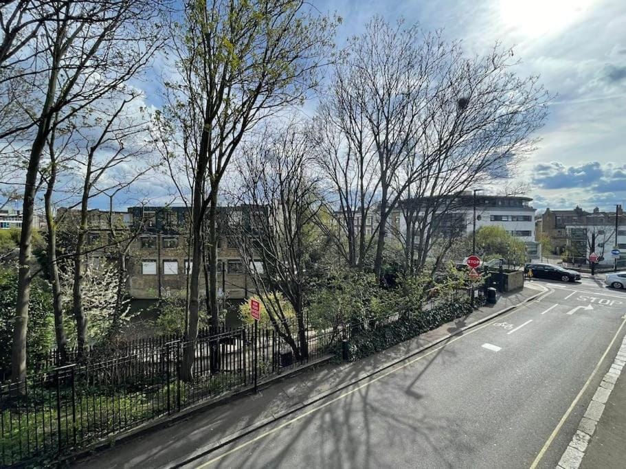 Canal-Side Boutique Apartment Apartment in London Borough of Islington