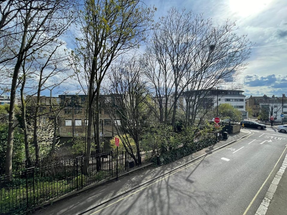 Canal-Side Boutique Apartment Apartment in London Borough of Islington