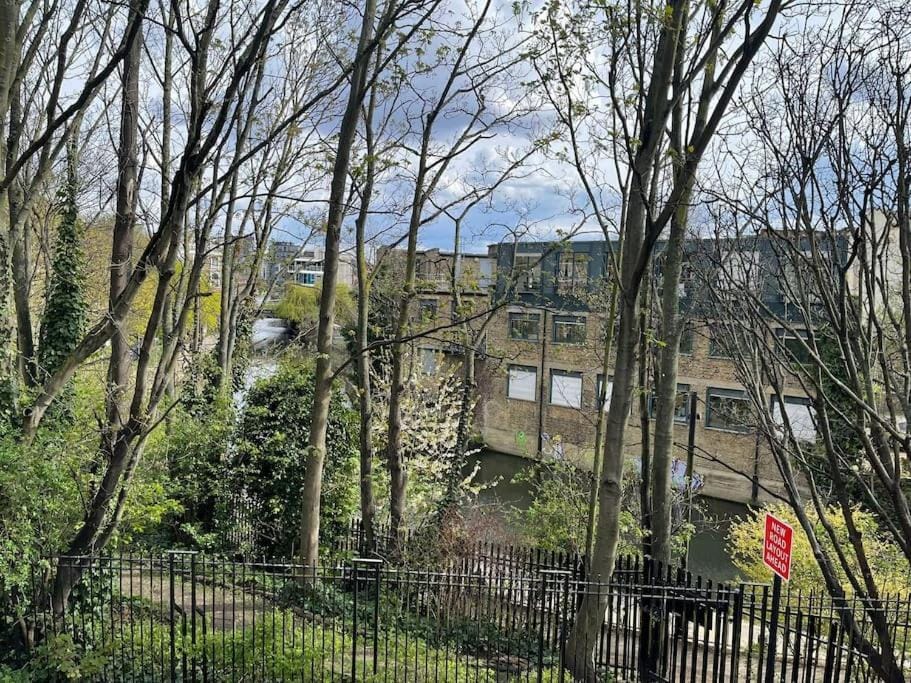 Canal-Side Boutique Apartment Apartment in London Borough of Islington