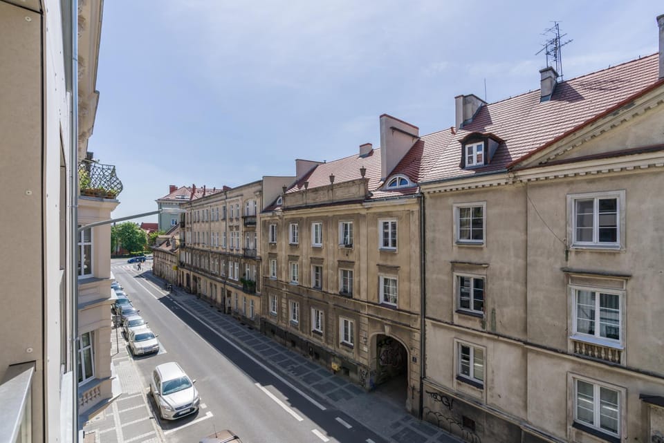 Neighbourhood, Street view