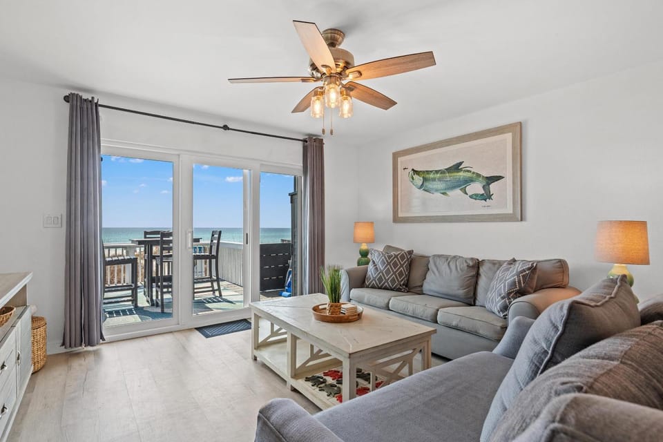 View (from property/room), Balcony/Terrace, Living room, Seating area, Sea view