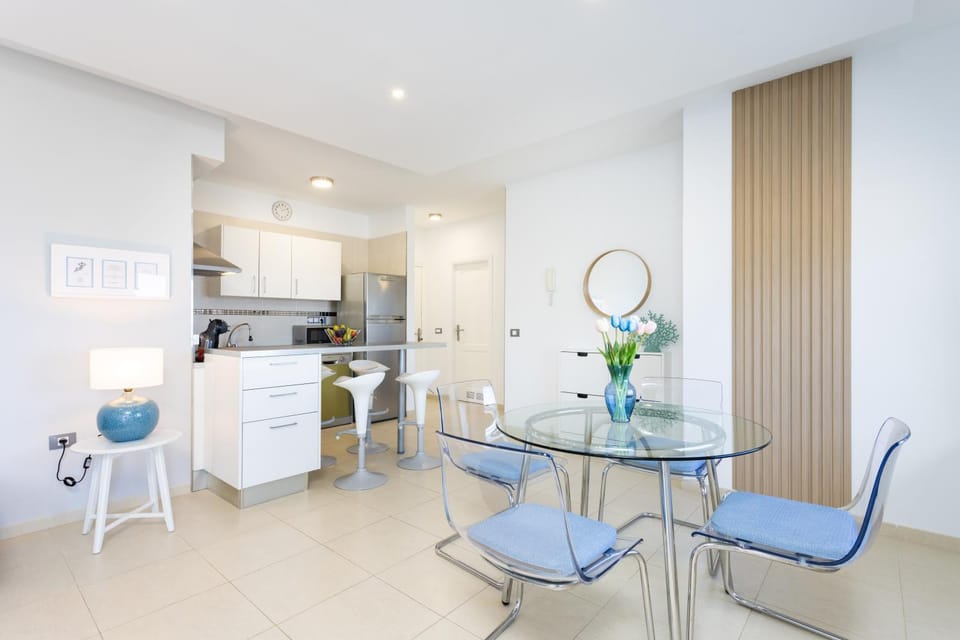Property building, Kitchen or kitchenette, Living room