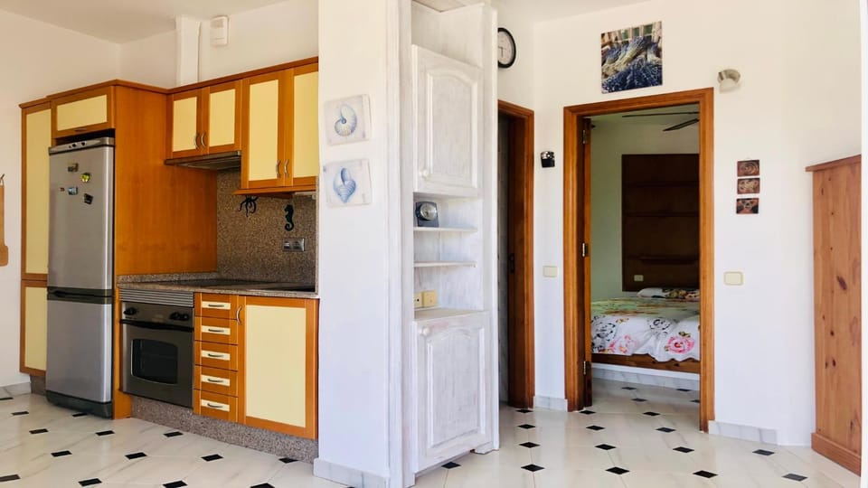 Kitchen or kitchenette, kitchen