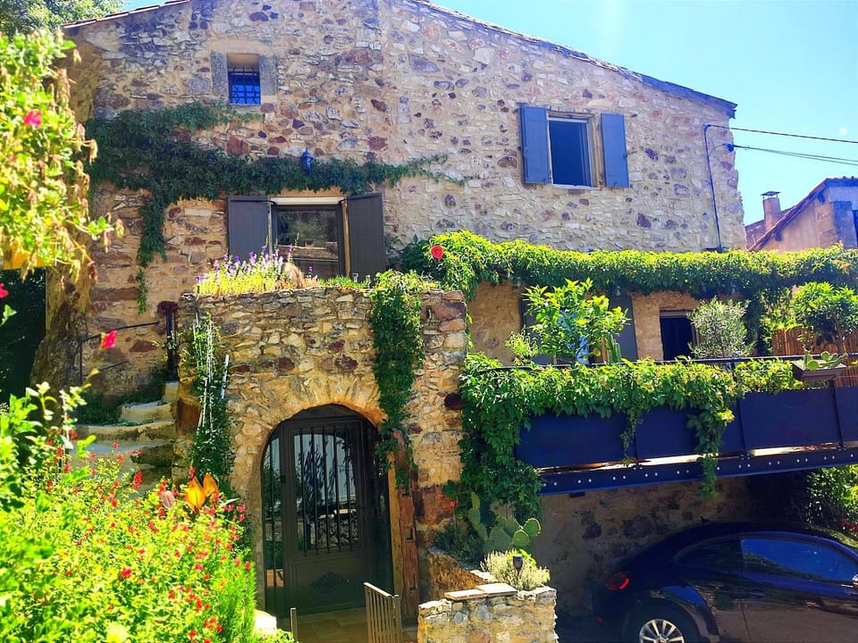 un pied dans la forêt Bed and Breakfast in Provence