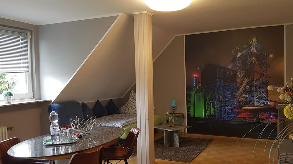Bed, TV and multimedia, Living room, Seating area, Dining area