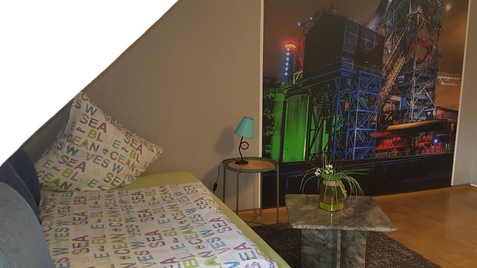 Bed, TV and multimedia, Living room, Seating area, Dining area
