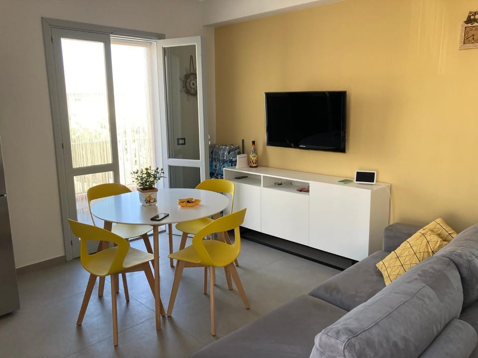 TV and multimedia, Living room, Dining area