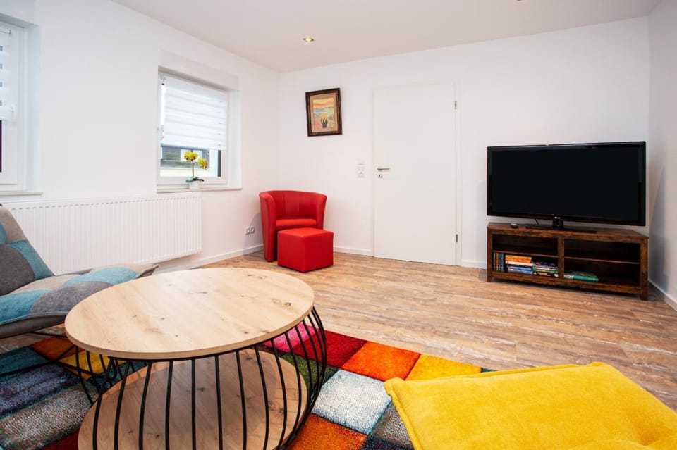 Communal lounge/ TV room, Living room, Seating area