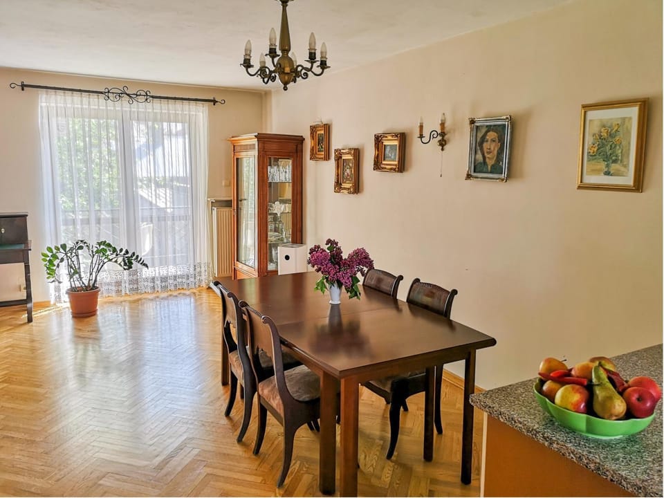 Dining area, Dinner