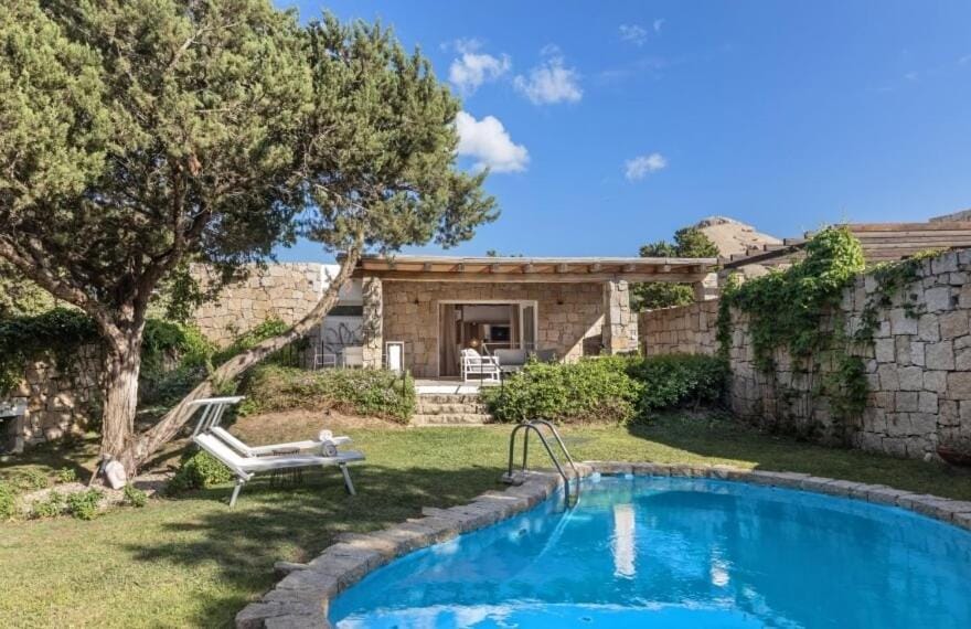 Patio, Garden, sunbed