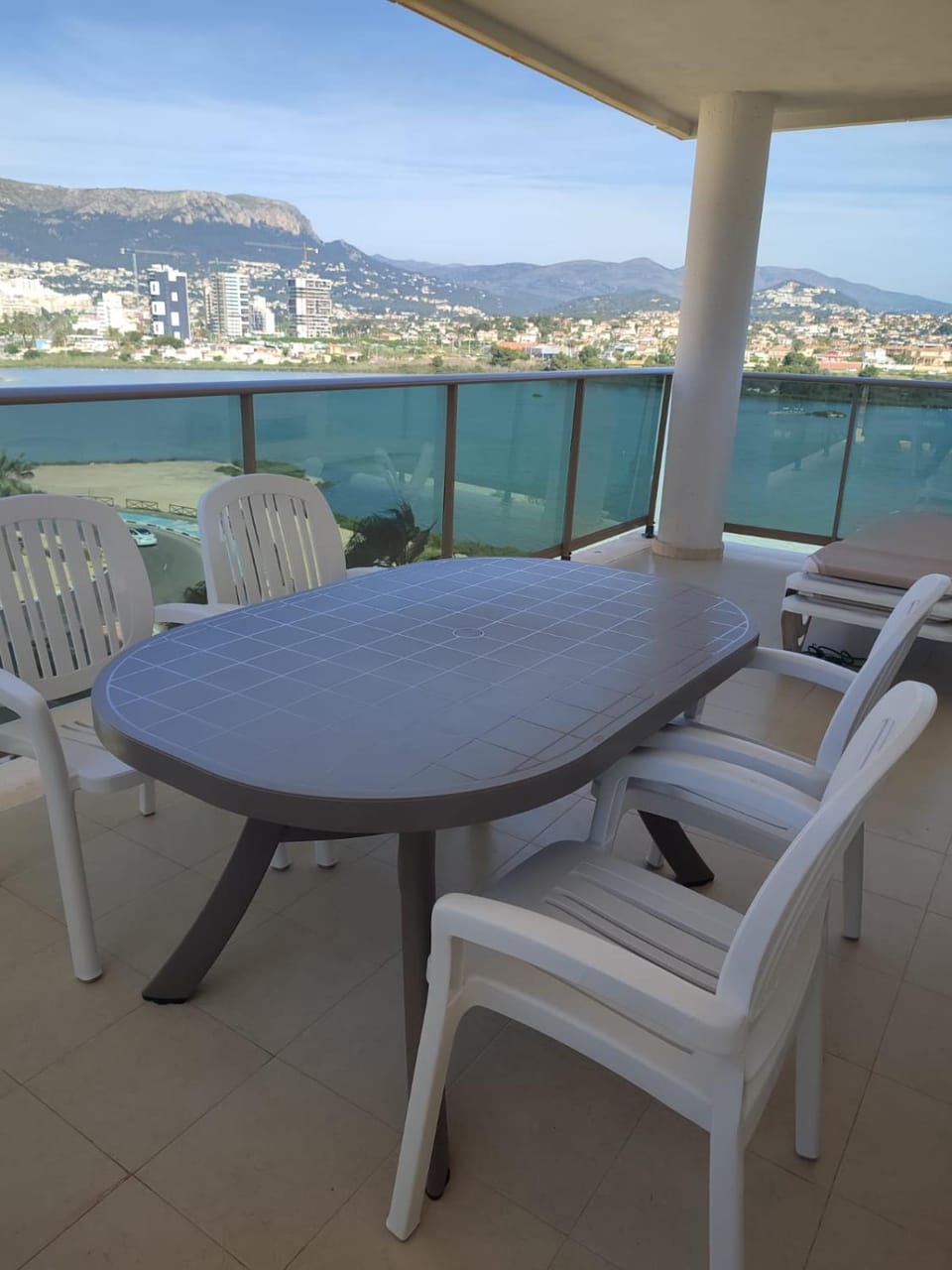 Balcony/Terrace, City view, Mountain view