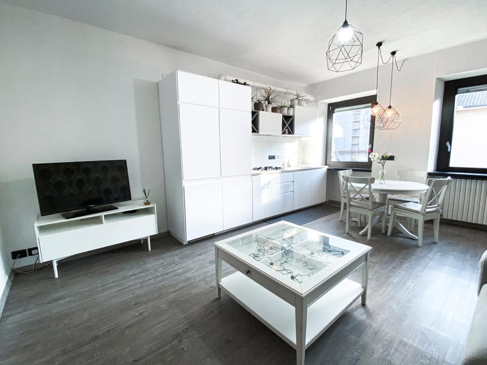 TV and multimedia, Kitchen or kitchenette, Living room, Dining area, kitchen, kitchen