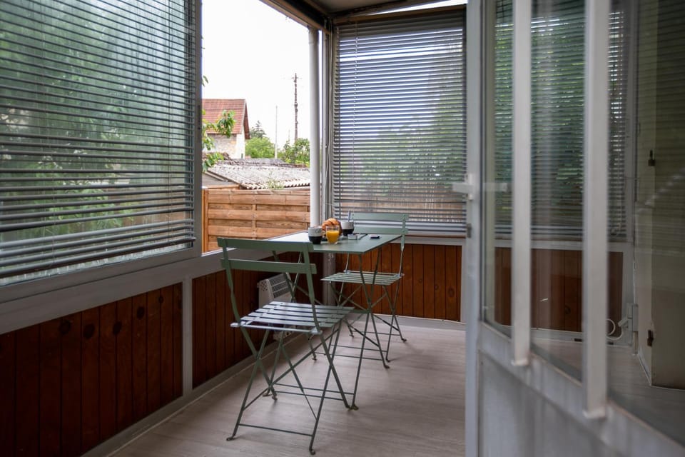 Patio, Dining area