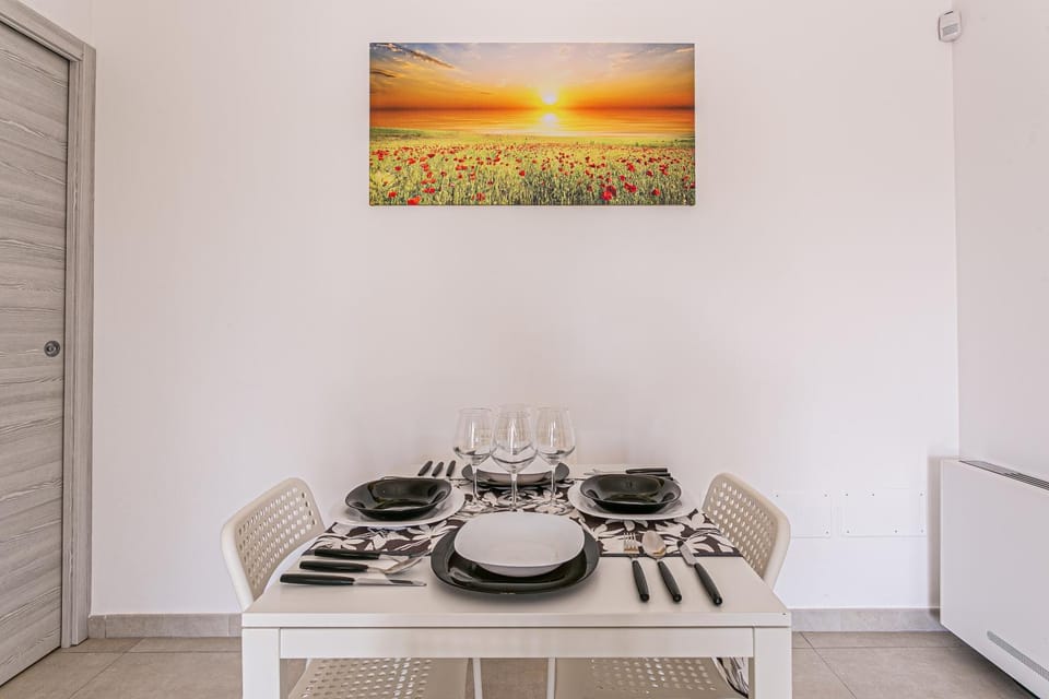 Food and drinks, Dining area