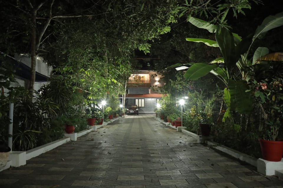 Anandam Stays - Premium 3BHK plush homestay, Vaikom near Kumarakom House in Kerala