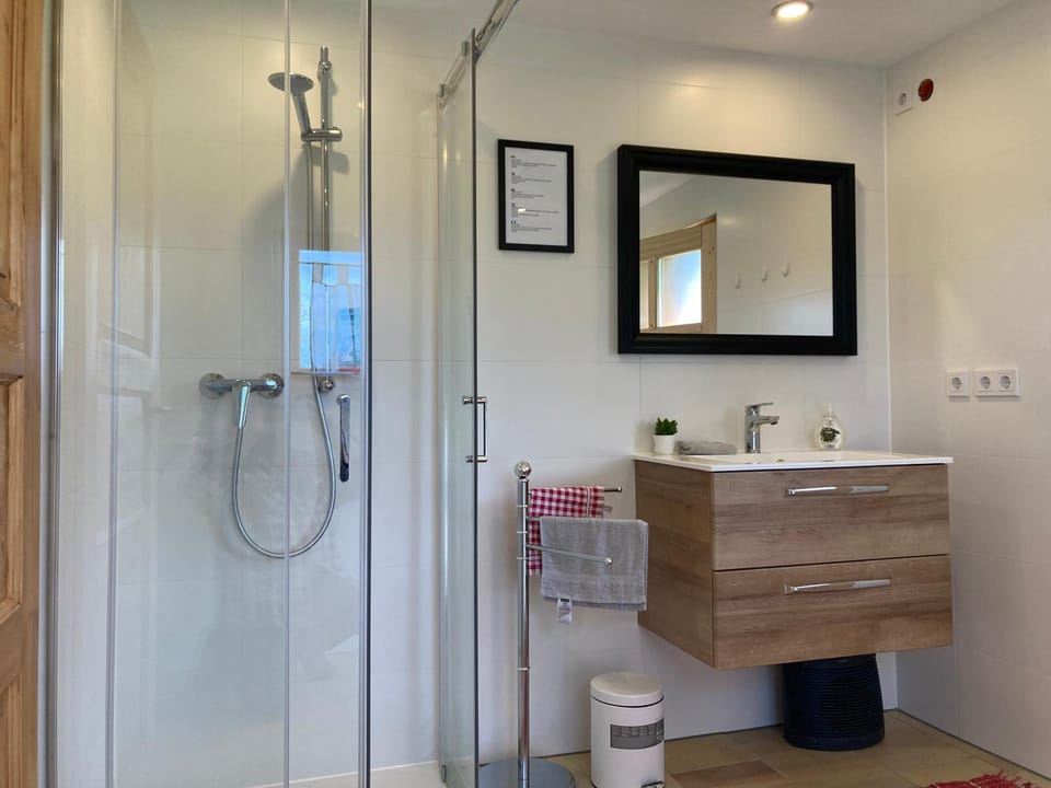 Public Bath, Public Bath