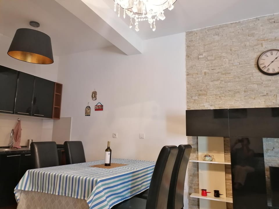 Living room, Dining area, kitchen