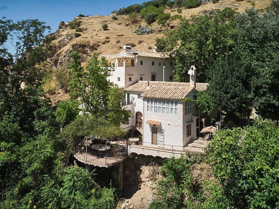 Property building, Mountain view