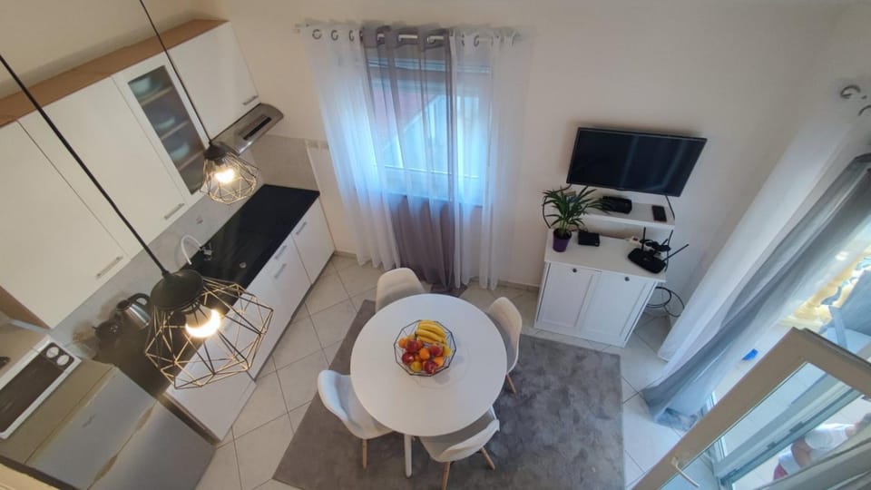 TV and multimedia, Kitchen or kitchenette, Dining area