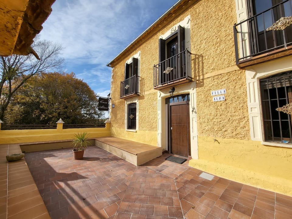 Patio, Facade/entrance